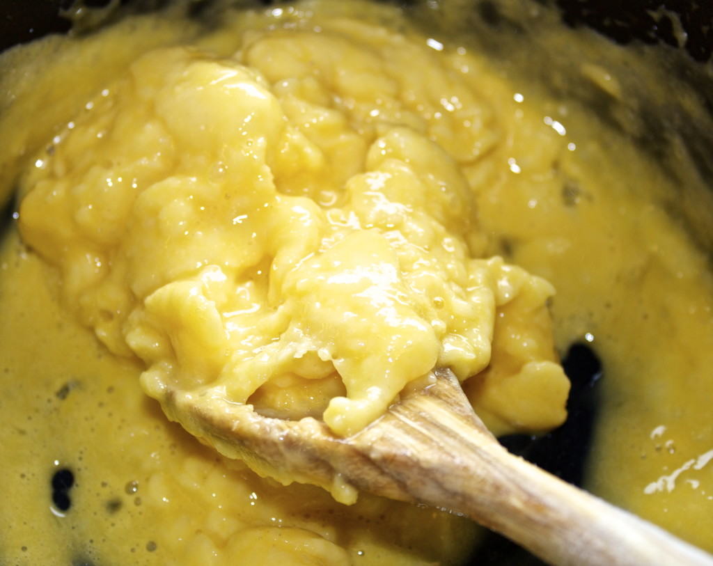 Slik så blandingen min ut etter 2. egget….