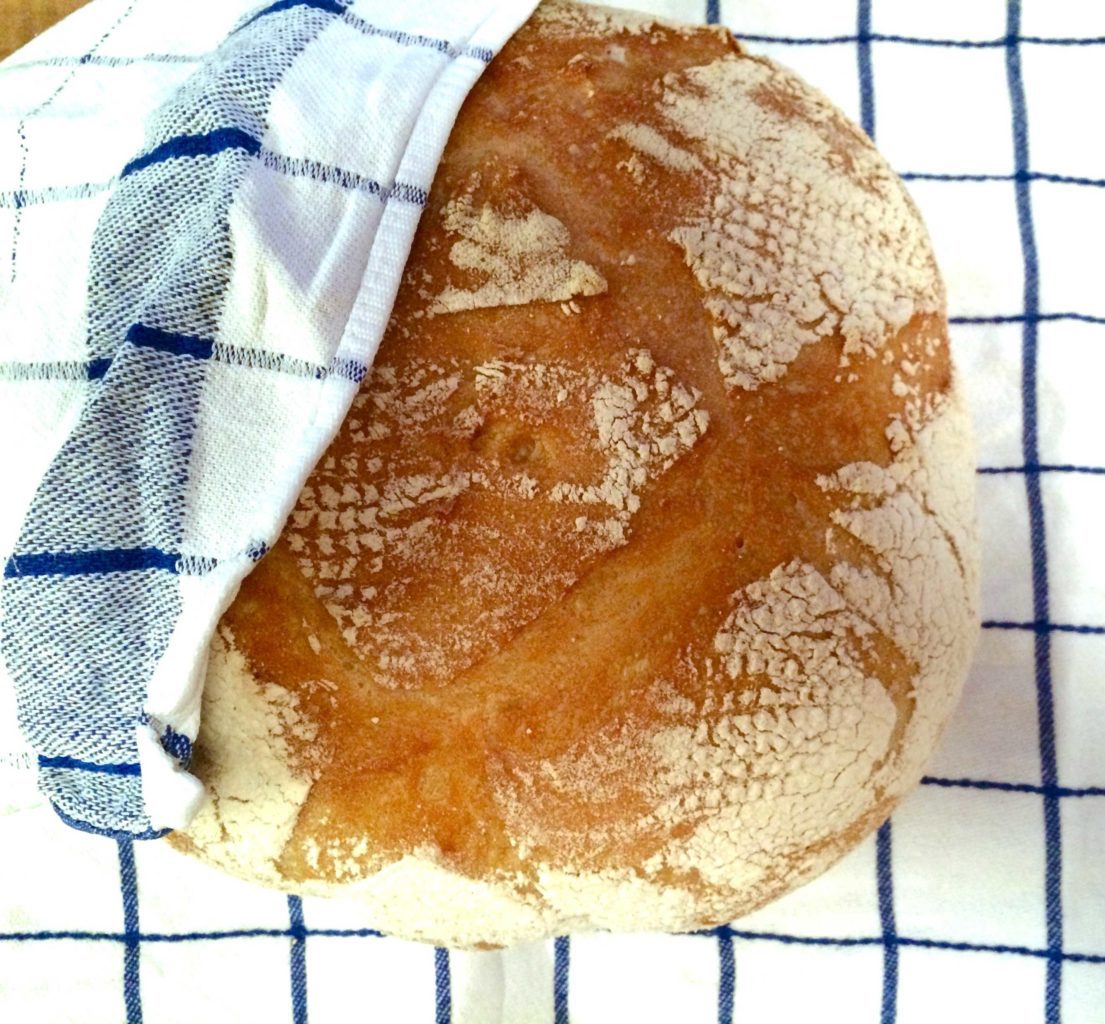 Pent og tørt spelt surdeigsbrød, eller mindre pent, kjempesaftig og godt?