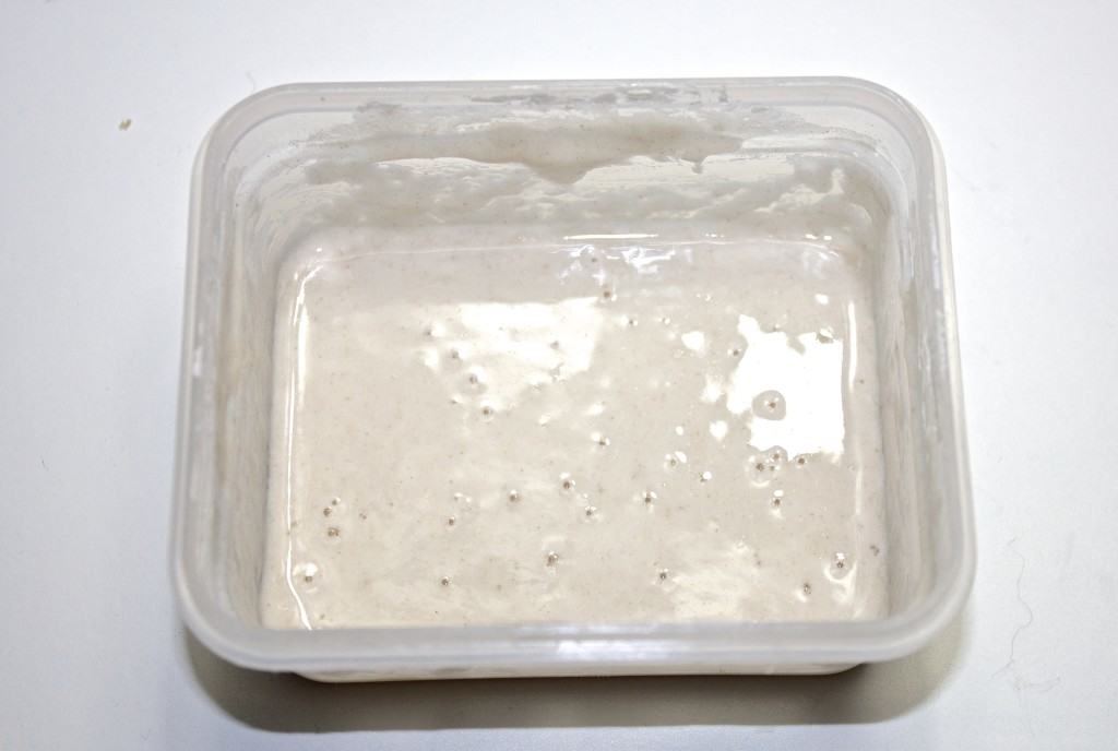 Surdeigsbrød av spelt Surdeigsbrød av spelt Speltsurdeig starter dag 4 kveld